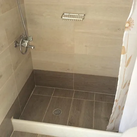 La Di Zazopetra Menetaí